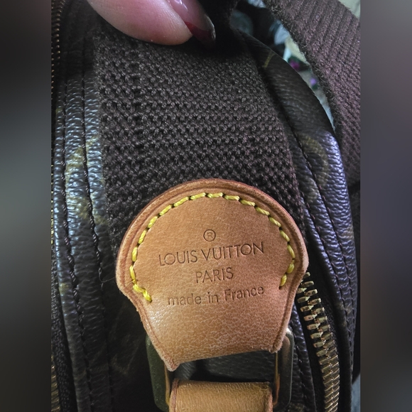 Louis Vuitton Brown Monogram Travel Bag - Picture 5 of 15